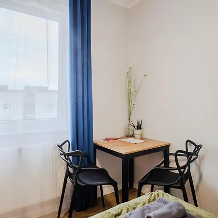 Room, Prymasa 1000-lecia شقة *